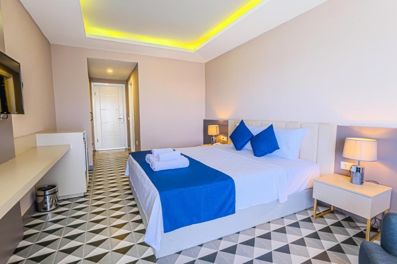 Feniks Otel